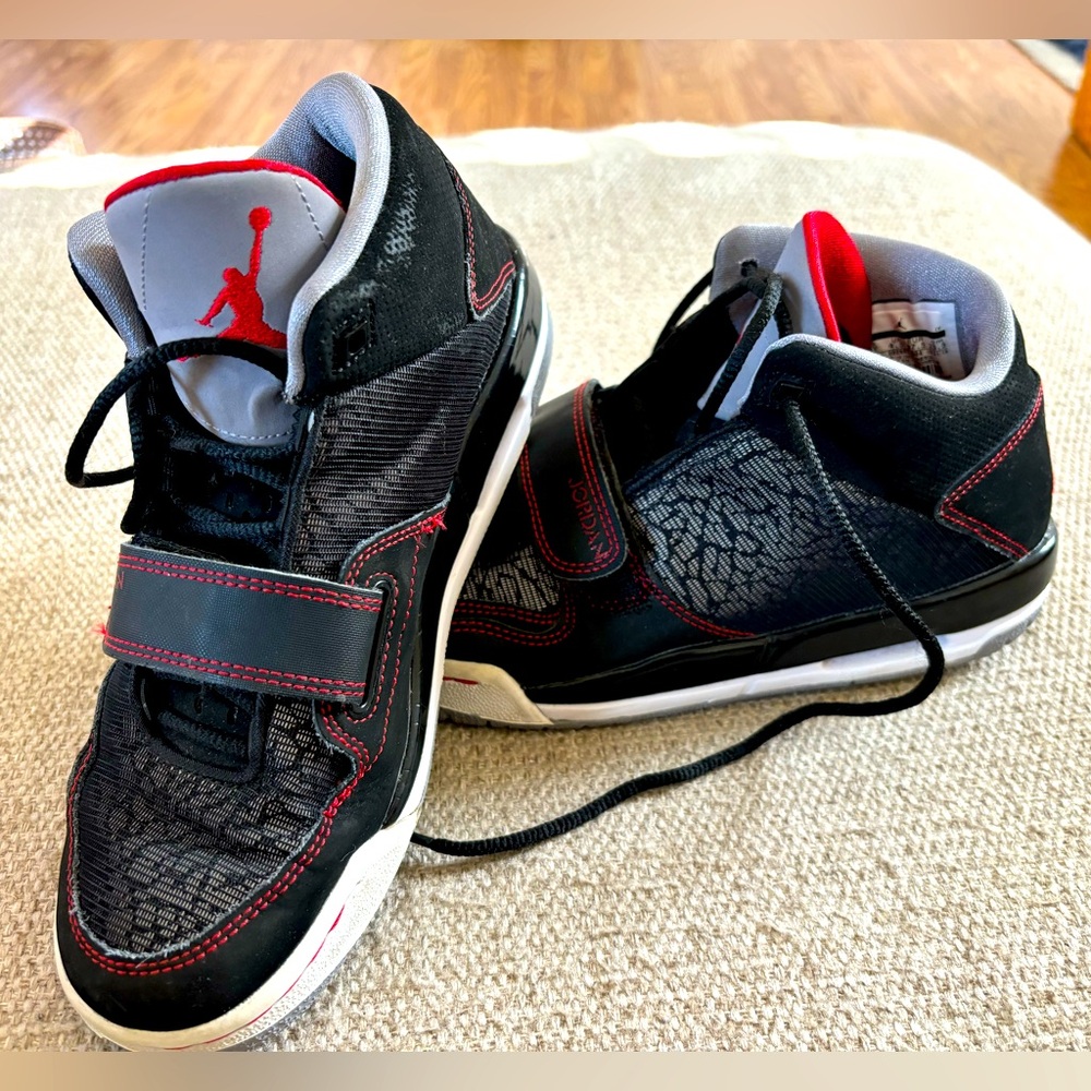 Nike Air Jordan 602662-004 Flight Club Basketball Shoes - Red Black Cement  5Y